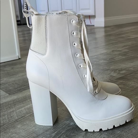 Steve Madden Latch White Leather Heel 